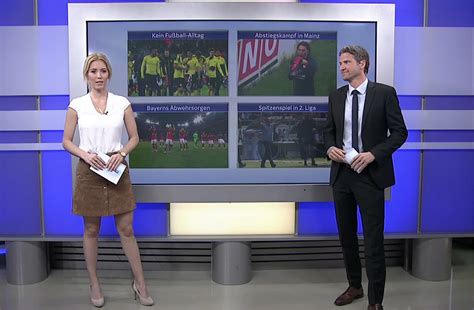 Sport1 die moderatorin wechselt zur neuen saison zu dazn. Guck mal da! Auch Laura Papendick hat Beine... (B) - Papa ...