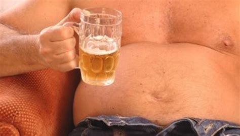 Beer belly, barrel belly, spare tyre, love handles, potbelly whatever you call it, by the time most men reach their forties they're carrying a bit of a gut with them. 5 Ways To Lose The Beer Gut And Not The Beer