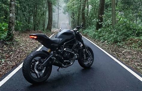 The 2017 monster 797 will be available in three colors, ducati red with red frame and black wheels ($9,295), dark stealth ($9,395) and star white silk with red frame and red wheels ($9. Ducati monster 797 Dark stealth 2017 | Ducati monster ...