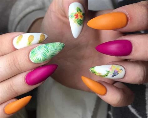 Uñas decoradas en la media luna + 60 diseños. Uñas decoradas en tendencia para primavera 2021