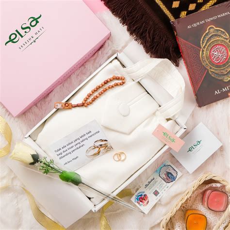 Maybe you would like to learn more about one of these? Paket Seserahan Hantaran Mahar Pernikahan Hampers Set Mukena Sajadah Al-Quran Box by Elsa ...