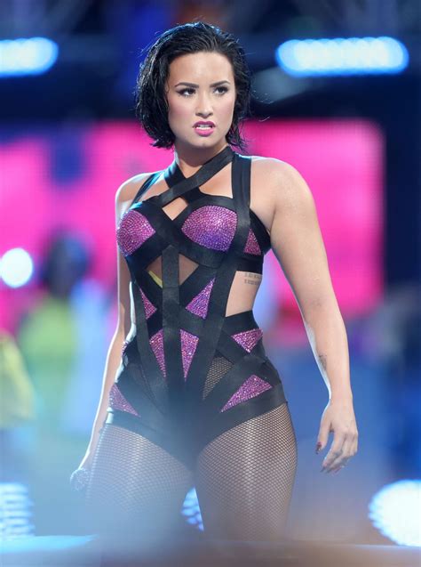 © 2015 hollywood records, inc. Demi Lovato At 2015 MTV Video Music Awards - Celebzz - Celebzz