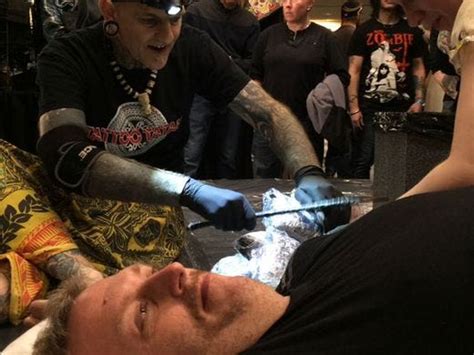 Die website mit der startseite tattoo tatau bietet unter anderem inhalte auf den seiten history, gallery und brent. Ancient art tatau on display at Detroit tattoo expo