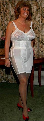 Users rated the lynn model posing in nylons videos as very hot with a 73.91% rating, porno video uploaded to main category: Garters and Lace