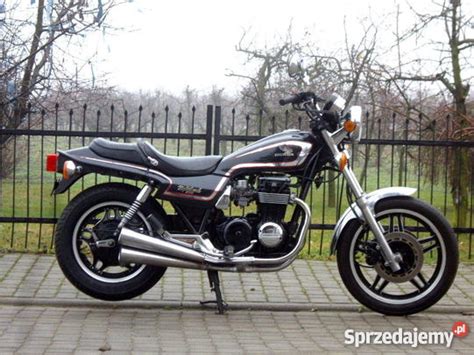 One genuine improvement honda made in the cb900 for 1981 was in its tires. Review of Honda CB 650 1982: pictures, live photos ...