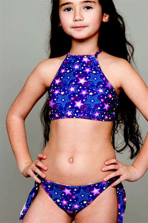 Deux pièces, une pièce, bikinis, trikinis. Maillot de bain 2 pièces pour enfant bleu motif étoile ...