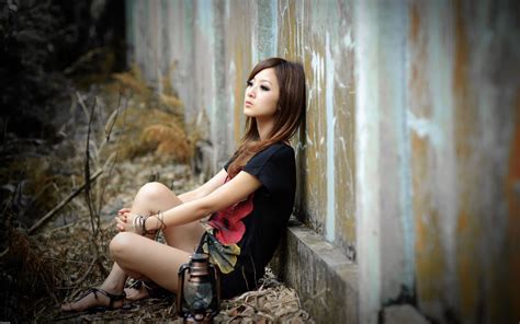 Best pics of cute girls! Sad Alone Girl Sitting Wallpapers - HD Wallpapers