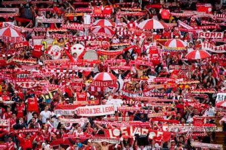 The main stadium of the independiente santa fe team is estadio nemesio camacho el campin in bogota, colombia. Fútbol en América: Clubes de América: Independiente Santa ...