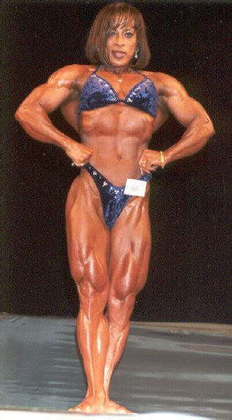 Un modo per far incontrare donne mature a ragazzi e uomini che le sappiano apprezzare nel giusto modo Foto di Donne Muscolose