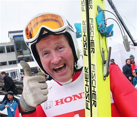 Eddie, a sas aki bénázása miatt lett legenda. Eddie the Eagle Finally Finds Gold in Golden | First ...