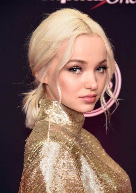 Dove cameron short hair 2018. #dovecameron | Dove cameron, Chic ponytail, Short hair styles