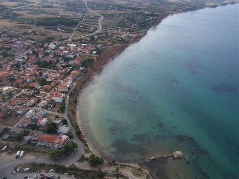 Το παντρεμένο ξέκωλο είχει βαρεθεί να γαμιέται με τον άντρα της για αυτό άρχισε να τρώει ψωλές από νεαρούς χωρίς αύριο. P A N O S - P A R A M O T O R - L I F E : Χαλκιδικη ...