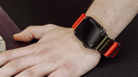 At a glance this tells you the battery charge on your apple watch, if you tap it. DSPTCH launches a new range of Apple Watch straps - Acquire