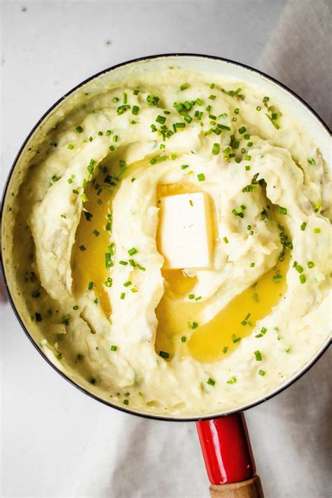 Esta combinación alivia la pesadez de las piernas y. Crème Fraîche + Chive Mashed Potatoes | Recipe | Food ...