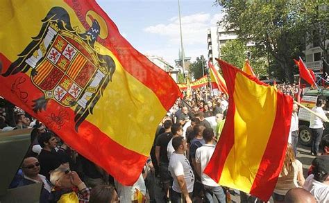 Patriotas españoles se organizan contra el nom. Patriotas españoles a seguidores del Athetic: "¡Viva ...