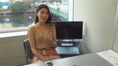 本站内容可能令人反感；不将本站内容派发，出售。 出租，交给或出借予年龄未满18岁人士出示，播放或播映。 this article contains material which may offernd and may not be distributed,circulated,sold,hired,given,lent,shown, played or projected to a. 有馬記念セクシー美女タレントムービー予想! - YouTube