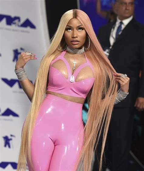 28.08.2017 · nicki minaj hair 2017 mtv vmas nicki minaj's strawberries and cream rapunzel hair at the vmas deserves your attention. ¡Camel toe! Traje de látex marcó las partes íntimas de ...