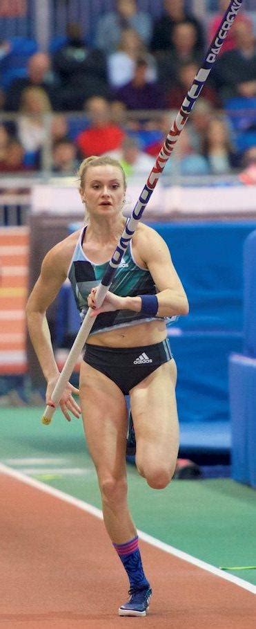 American katie nageotte took home the gold with a height of 4.90m, with russian star sidorova #silver is won by anzhelika sidorova of #roc in the women's pole vault.#strongertogether in a great show of sportsmanship, nageotte was captured clapping on sidorova even though a good. DyeStat.com - News - Katie Nageotte's Pole Vaulting Career ...