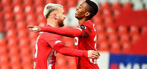 William balikwisha rating is 63. Royal Standard Club de Liege | Komaan les Rouches | Pagina 12