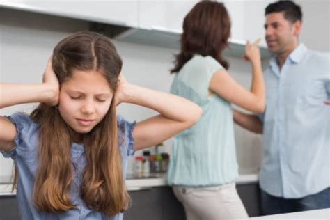 As parents, we try not to row in front of our children. How to deal with parents fighting constantly | SmartMommies