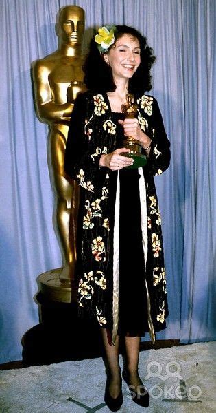 The award was traditionally presented by the previous year's best supporting actor winner. Mary Steenburgen won the Academy Award for Best Supporting ...