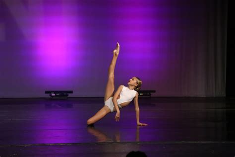 DanceComps.com: Find dance competitions and conventions near you!