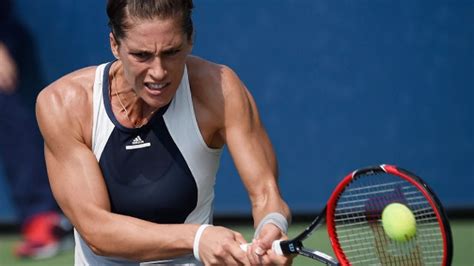 Born in tuzla, sfr yugoslavia, to serbian father zoran and bosniak mother amira, she moved to germany at six months old and turned professional in 2006 at the age of 18. US Open 2015: Andrea Petkovic siegt nach Wutausbruch