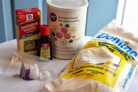 For a richer icing, add a tablespoon of butter extract to the glaze. Sugar Bea's Blog: Royal Icing {how to}