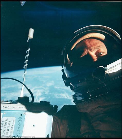 Check spelling or type a new query. Las increíbles selfies que una astronauta de la NASA se ...