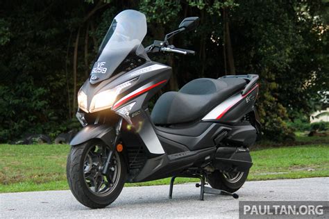 Priced at 15,315 excluding road tax, registration fee and insurance. REVIEW: 2017 Modenas Elegan 250 - scooting around