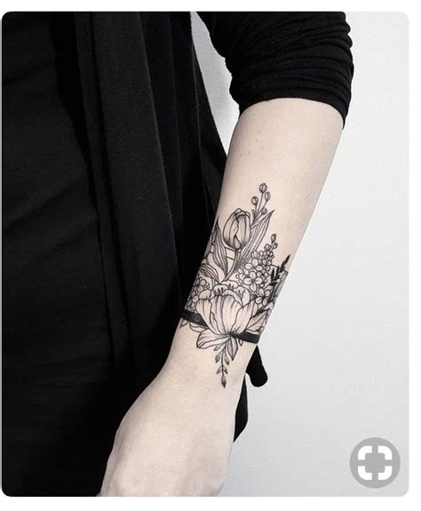 Les tatouages temporaires et éphémères par tattoolifestyle. Pin by Terezka Faflíková on Tattoos | Nápady na tetování ...