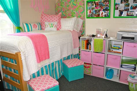 Ranging from twin to california king, bed bath & beyond ensures there is a wide variety of comforter sets in each size for you to choose from. preppy little girl rooms - Google Search | Preppy dorm ...