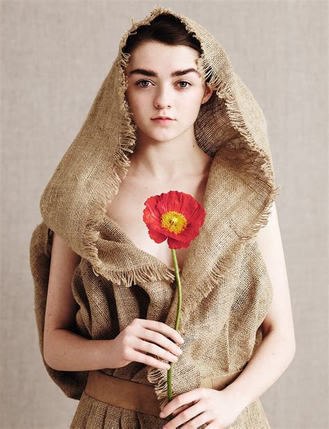 Julia and maisie 01 4k; Maisie Williams Is Marvelous in Dazed and Confused ...