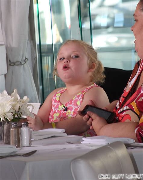 You may recall honey boo boo, then six, and her stage mum mama june from toddlers. 'Honey Boo Boo' And Her Mom Eat In Beverly Hills | Celeb ...