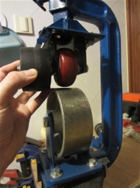 This english wheel has a 38″ throat so i tripled up i've been watching loads of lazze videos on youtube. Homemade English Wheel - HomemadeTools.net