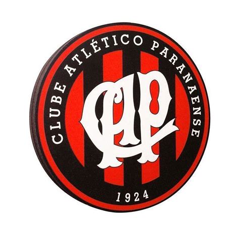 Rebeldia, entusiasmo, inovação e ambição. Imã Athletico Paranaense Escudo - FutFanatics