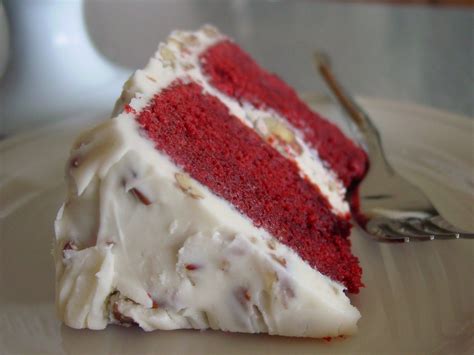 (my family dislike cream cheese frosting) i made an ermine icing to frost the layers instead, and boy, the cake was so moist, had a depth of complex flavors.my twin cousins who celebrated their 21st birthday raved about it together with the entire. Red Velvet with pecan cream cheese frosting | Homemade ...