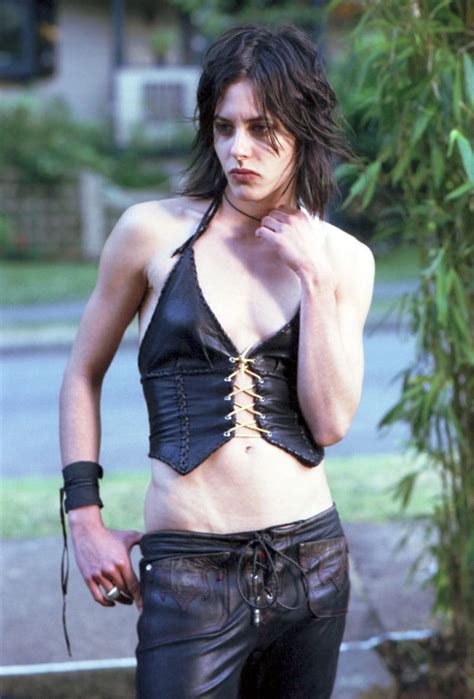 Mia kirshner est une actrice canadienne. Making Shane: An Oral History of The L Word's Resident ...