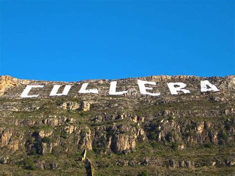 Cullera f (plural culleres) a small area which is accidentally left unpainted. CULLERA - A la découverte de Valencia (ESPAGNE)