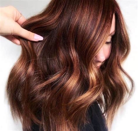 I capelli ramati (o copper hair dove copper è appunto il rame) sono la vera tendenza dell'estate 2019. Colore capelli primavera-estate 2019: trend e tinte della ...