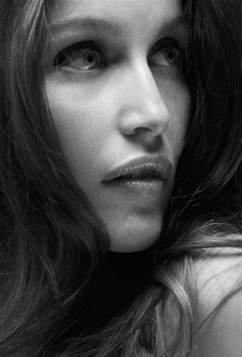 Welcome to the subreddit dedicated to the beautiful laetitia casta! Laetitia Casta (avec images) | Portrait, Laetitia casta ...