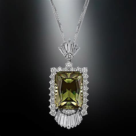 Csarite® is a member of the international coloured gemstone association and the gemmological association of great britain. La rara pietra che nessuno conosce: la csarite - Gioiellis