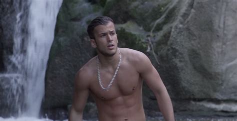 Un probl�me de calendrier selon le chanteur, qui jongle entre une carri�re en. David Carreira - "Le bonheur, c'est lorsque nos pensées ...