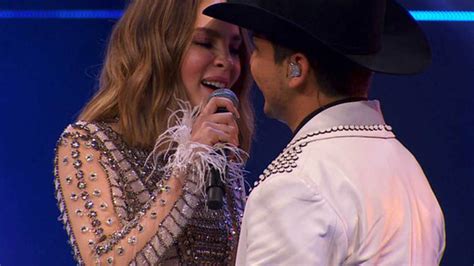 Los cantantes mexicanos christian nodal y belinda paralizaron las redes sociales tras confirmar que están en una relación amorosa. Belinda recibe millonario regalo por parte de Christian Nodal