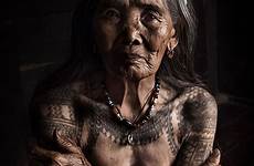 whang wang mambabatok oldest interessante gesichter faces indigenous damen kalinga leute hyperrealismus schöne urmenschen männer philippinische besondere vecchiaia tattooandmoree drscdn