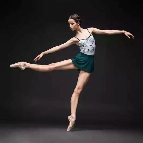 Model mayhem is the #1 portfolio website for professional models and photographers. Pin by Sarah Brightman on Ballerina | Dance poses, Ballet poses, Dance pictures