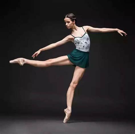 Dedicated to russian glamor and fitness model daria shy. Pin by Sarah Brightman on Ballerina | Dance poses, Ballet ...