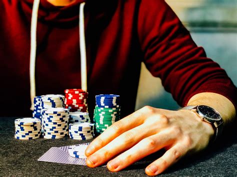 Poker sites that are suitable for beginners tend to offer plenty of texas hold'em games, and other more simple variations of poker along with many low stakes tournaments. Especially for the beginners: here's how to open a poker account! - Online Casino Tx