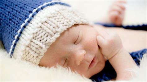 Lihat senarai nama mengikut huruf lain di bawah: 20 Nama Bayi Laki-laki Awalan L yang Terdiri dari 4 Huruf