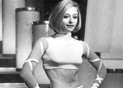 Raffaella carra was born in 1940s. TENDENCIAS / TRENDS 2016.: RAFFAELA CARRA